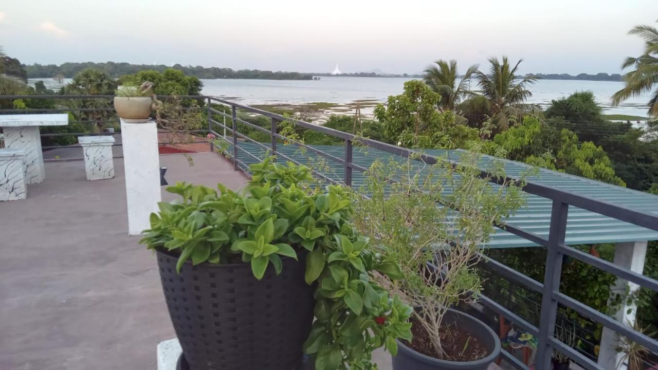 Lake Edge Resort Anuradhapura Dış mekan fotoğraf